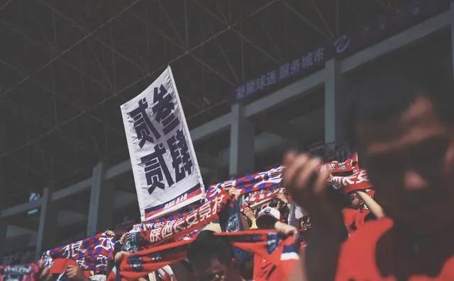 西北狼球迷震撼鼓掌,西北狼球迷有哪些