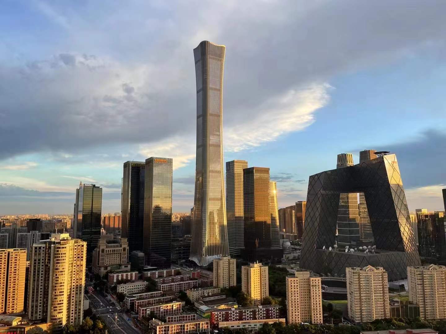 李宁特步鸿星尔克哪家的便宜,361度安踏李宁鸿星尔克