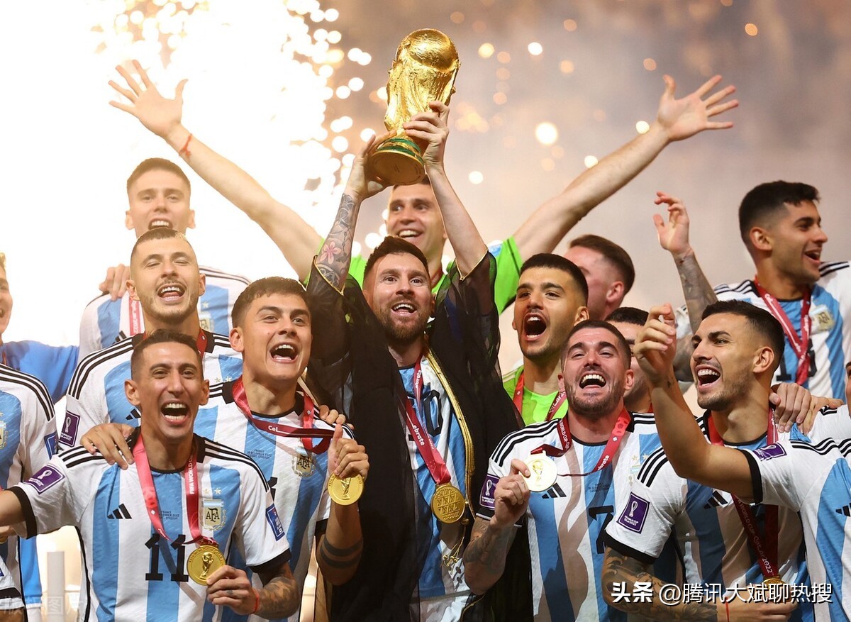 卡塔尔世界杯闭幕式集锦,卡塔尔世界杯金球奖颁奖典礼