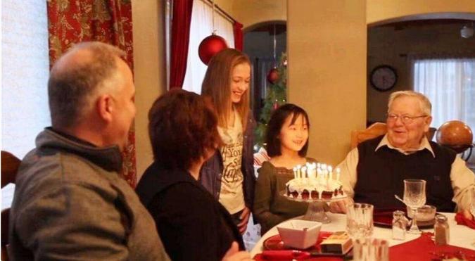 美国18年收养8万中国儿童，几乎全是女孩，背后有何缘由？