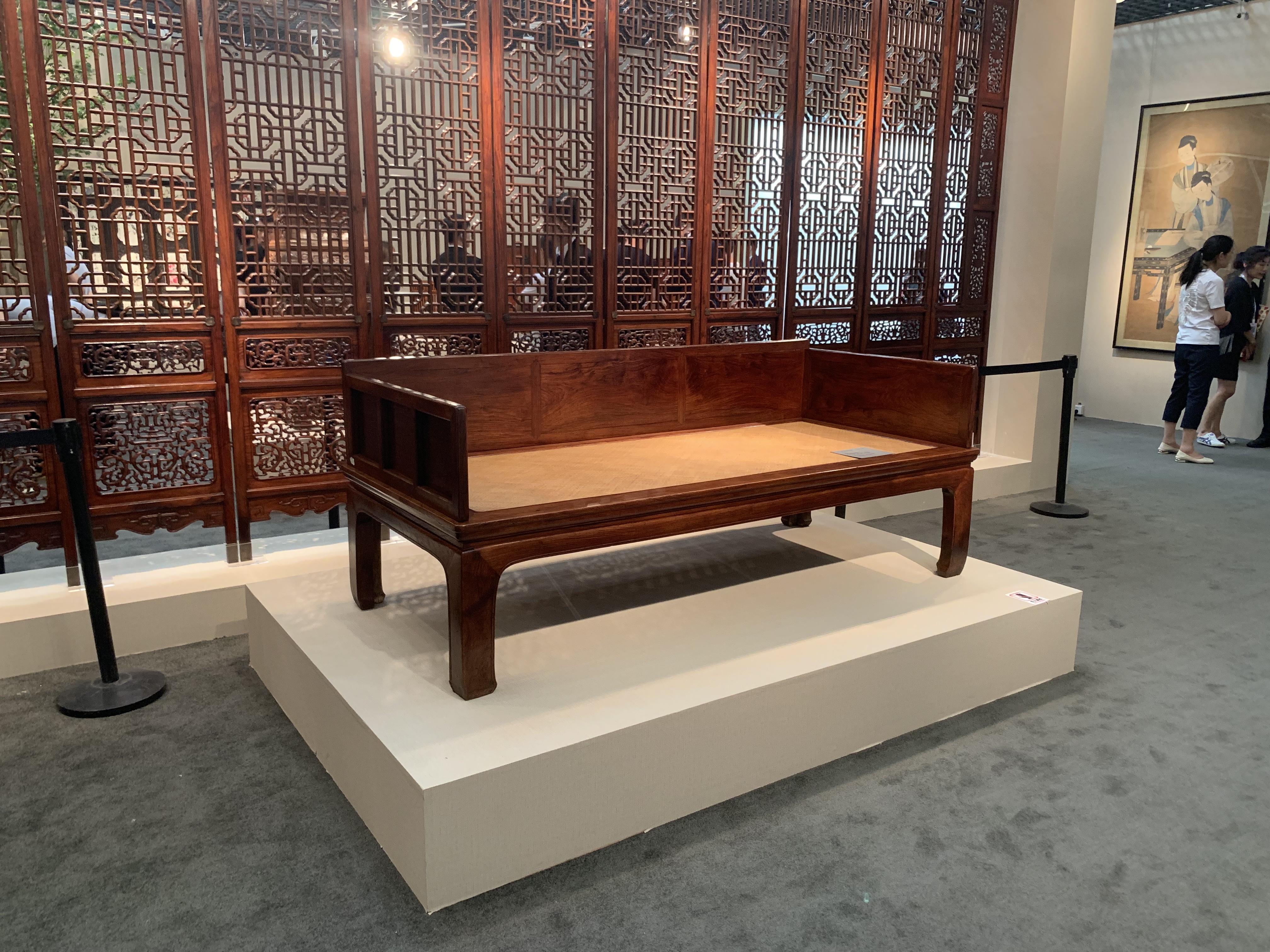 黄花梨大罗汉床价格,价值上亿的罗汉床