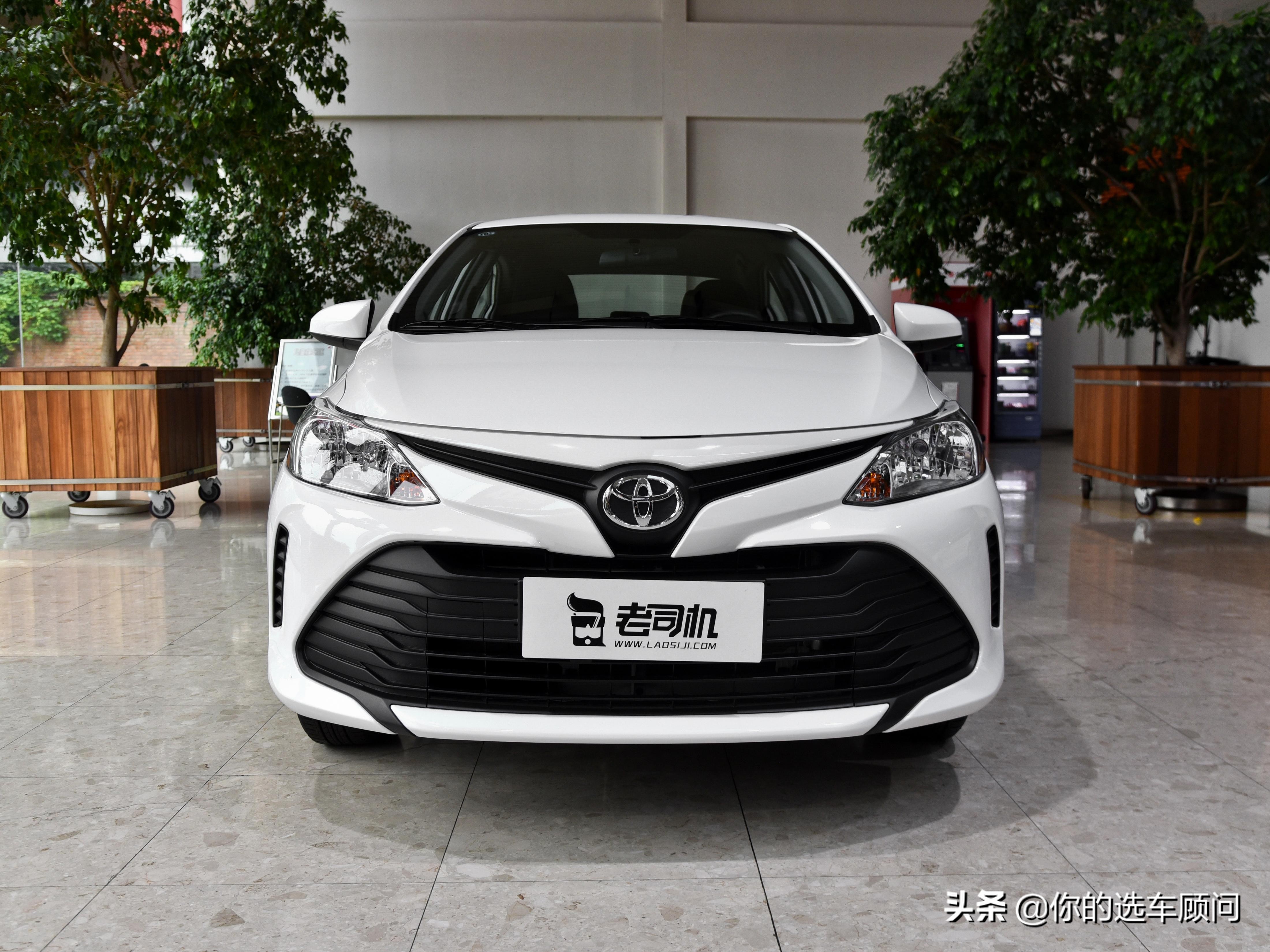 丰田版的车子家用七座33万多,丰田的三厢轿车