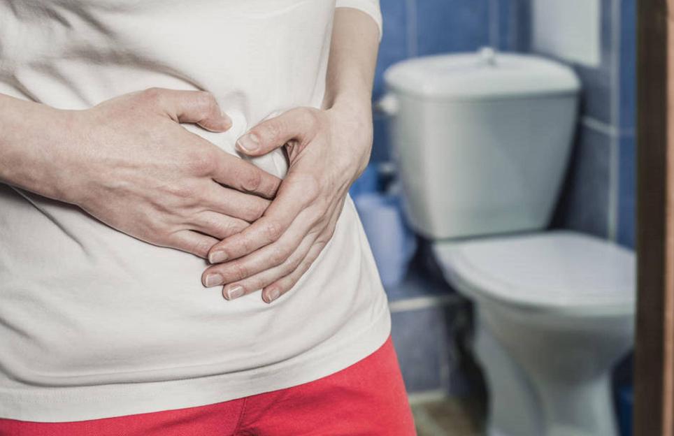 什么？男人也用卫生巾？他们用卫生巾干嘛？医生：看完让人心疼