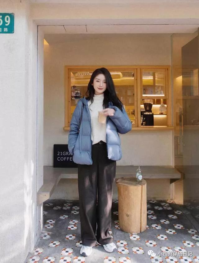 羽绒服如何搭配又时髦又显瘦,90鸭绒羽绒服女款修身显瘦中长款