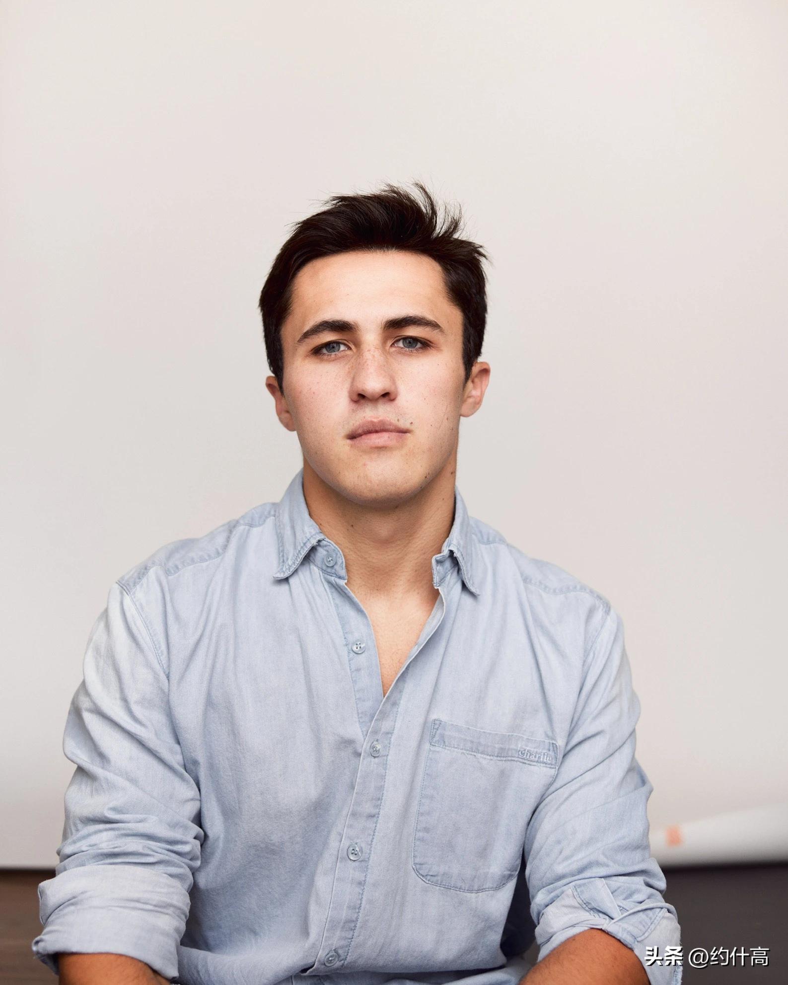 男网红接吻,中国男网红和粉丝亲吻