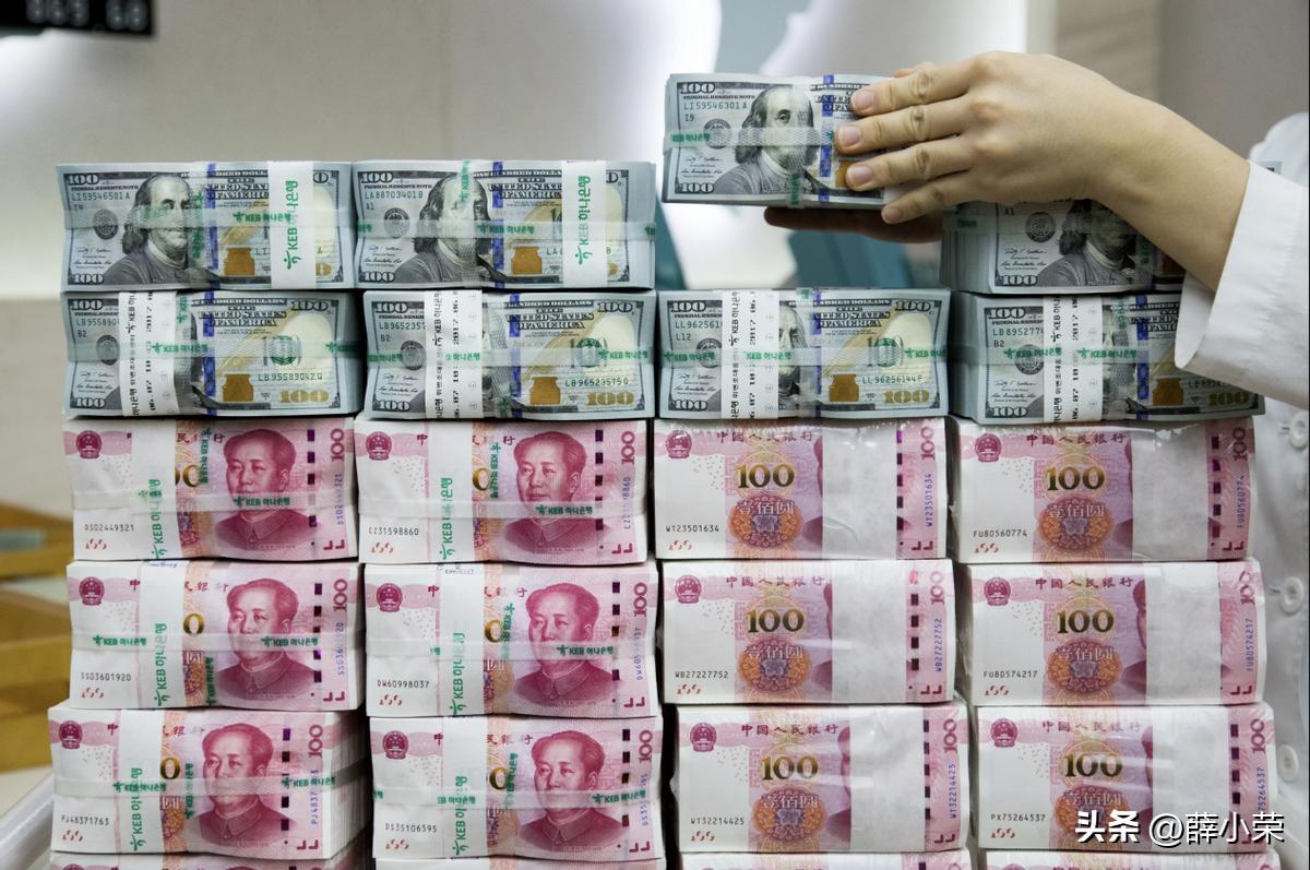 中国跨境交易人民币使用量，首超美元，13年蛰伏，从零到一鸣惊人