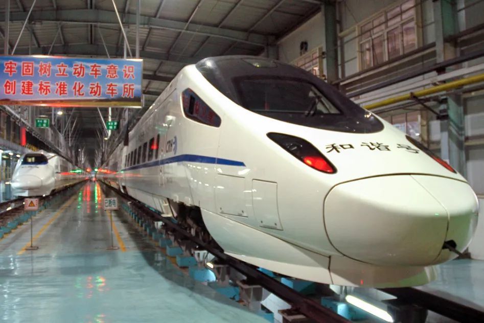 这十年|高铁网交织环扣动车组奔腾竞驰