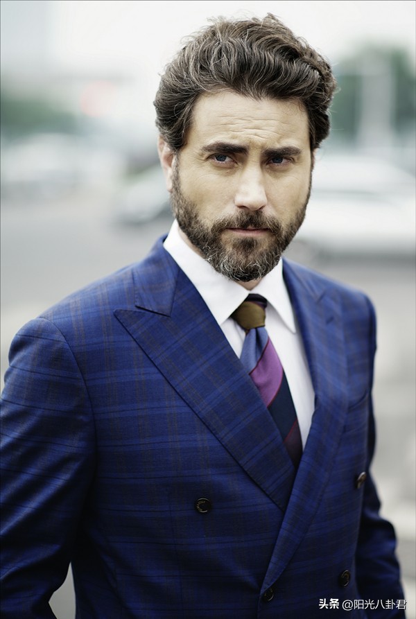 五位在华发展的美国男星,说各地方言娶中国妻子,父母以他们为荣