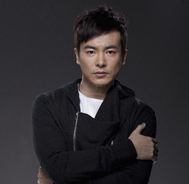 于波介绍自己的四合院,于波现在四合院内景