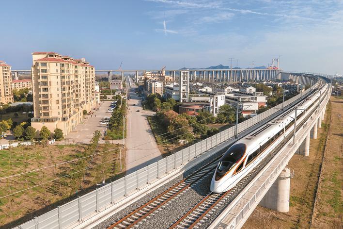 肩扛责任砥砺前行,肩担重任奋力向前