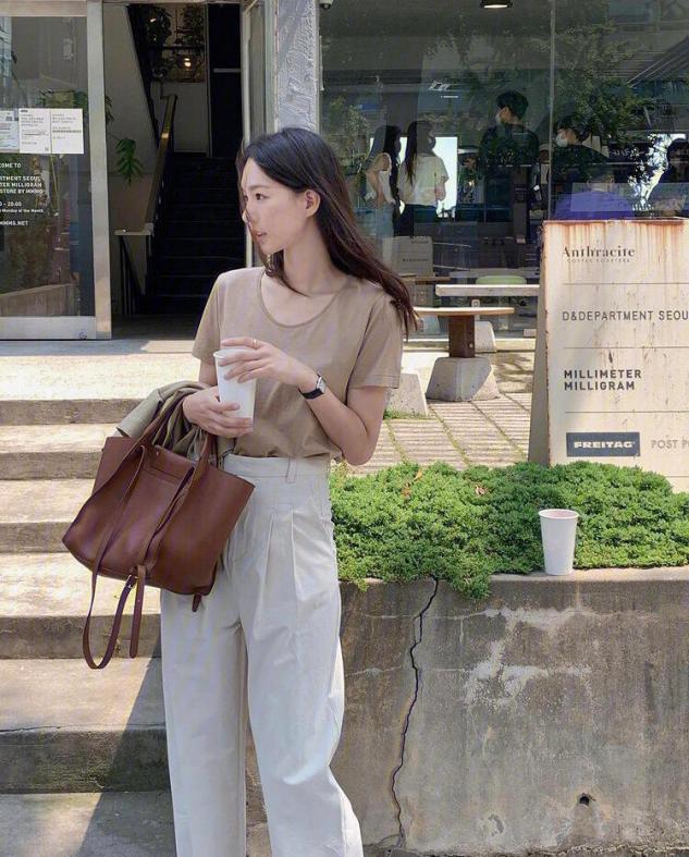 秋冬用好奶茶色穿出高级感,时髦精穿到不喜欢的衣服