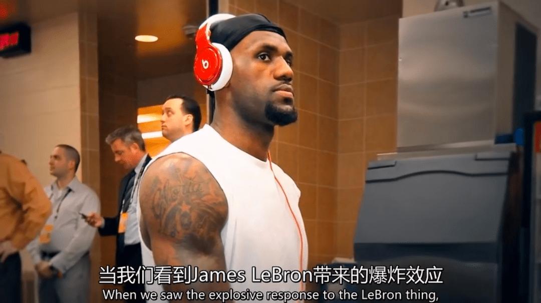 苹果当靠山，却沦为地摊货！身价200亿的顶流，还能翻身吗？