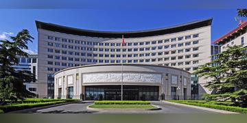 90后女孩为钓富豪费尽心思,贫穷女为钓金龟婿不惜赌上血本