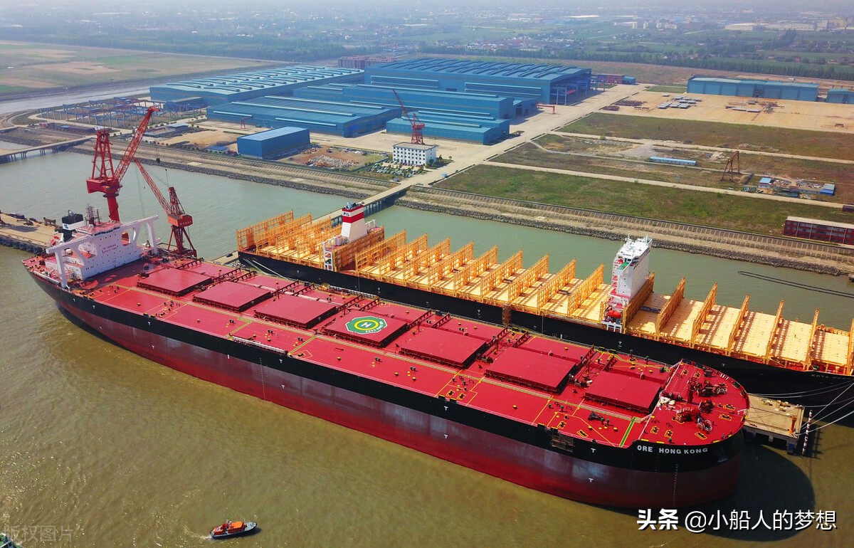 40万吨的货轮一天烧多少钱的油,40万吨运输船一公里耗油多少