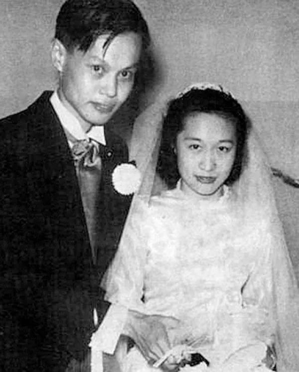 杨振宁今年100岁翁帆多少岁,翁帆不嫌弃杨振宁老年味吗