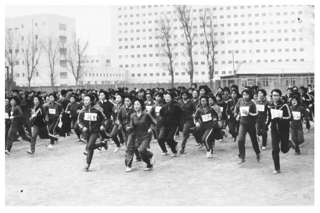 你的出现惊艳了时光温柔了岁月,一个惊艳了时光一个温柔了岁月