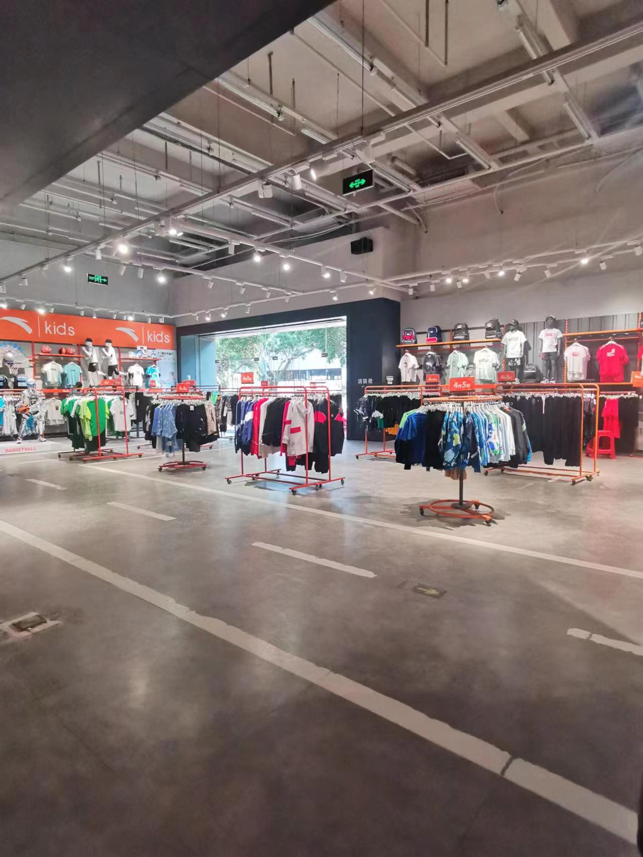 疫后的运动鞋服品牌折扣力度有多强？我们南下晋江探访安踏工厂店