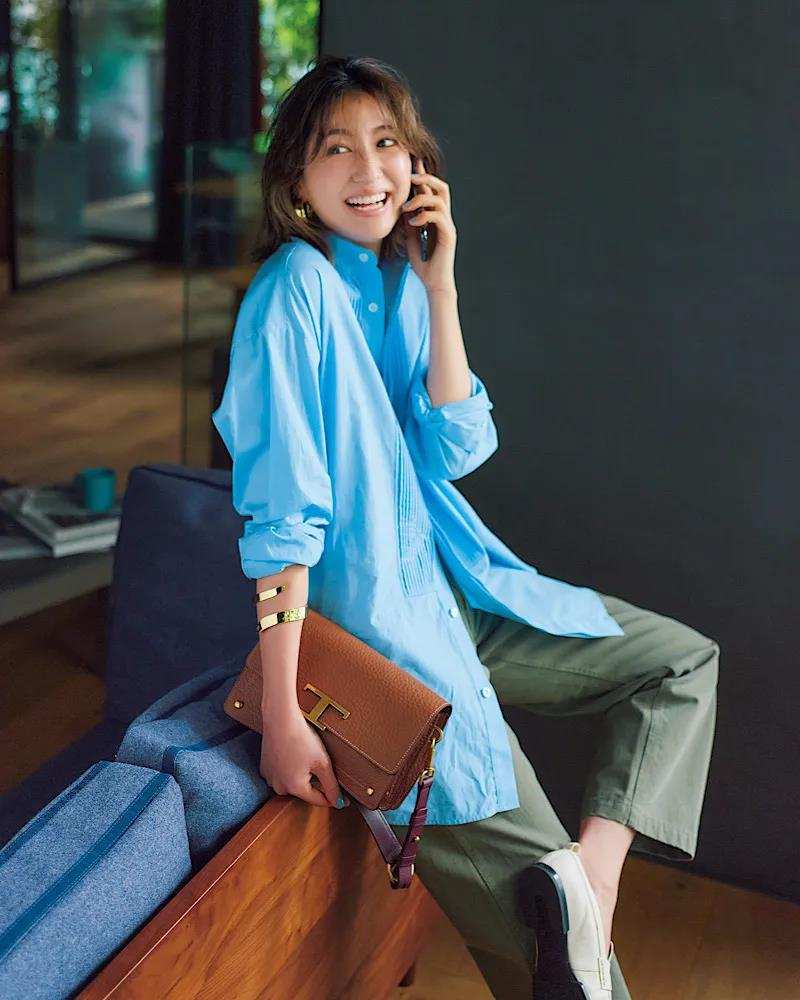 会穿衣打扮的女人是什么性格,夏季蓝色上衣穿搭