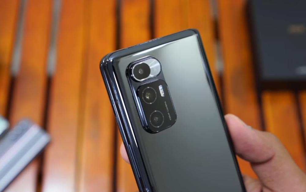 发布10月下跌4000元！自研芯片+512GB+5020mAh，国产机皇降至新低