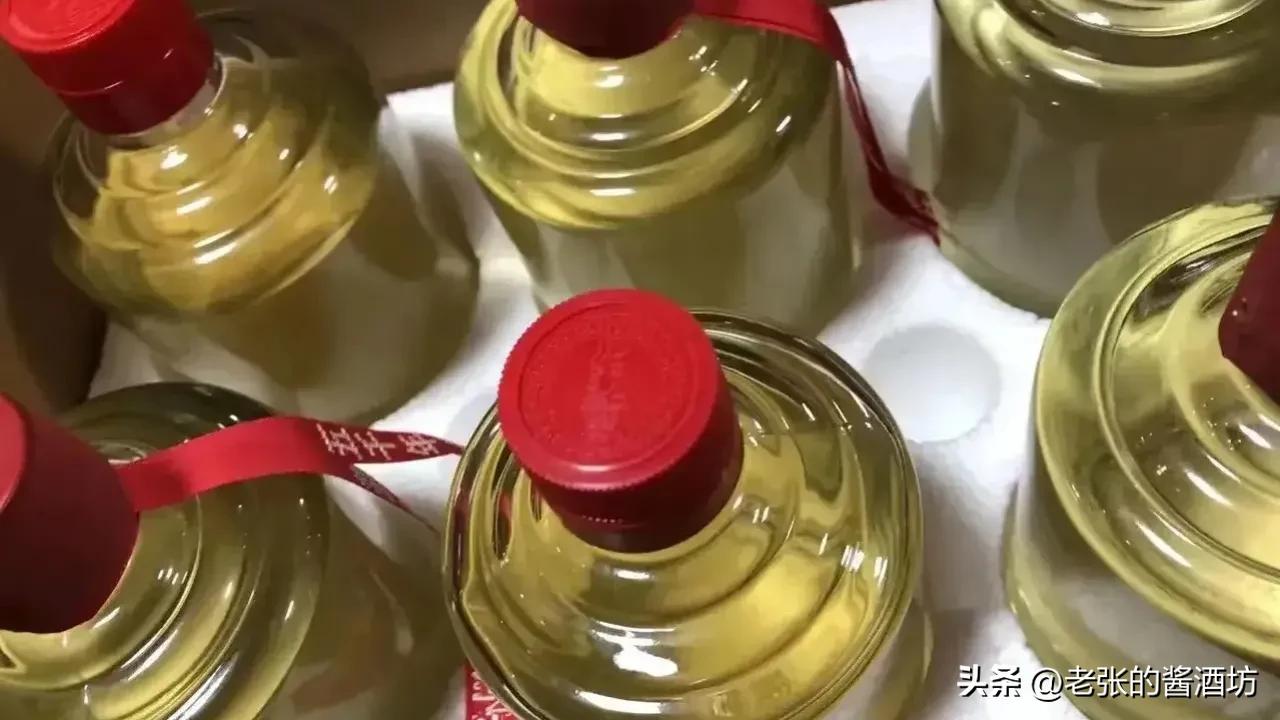 发黄老酒,陈年酒是变黄好还是没有变黄好