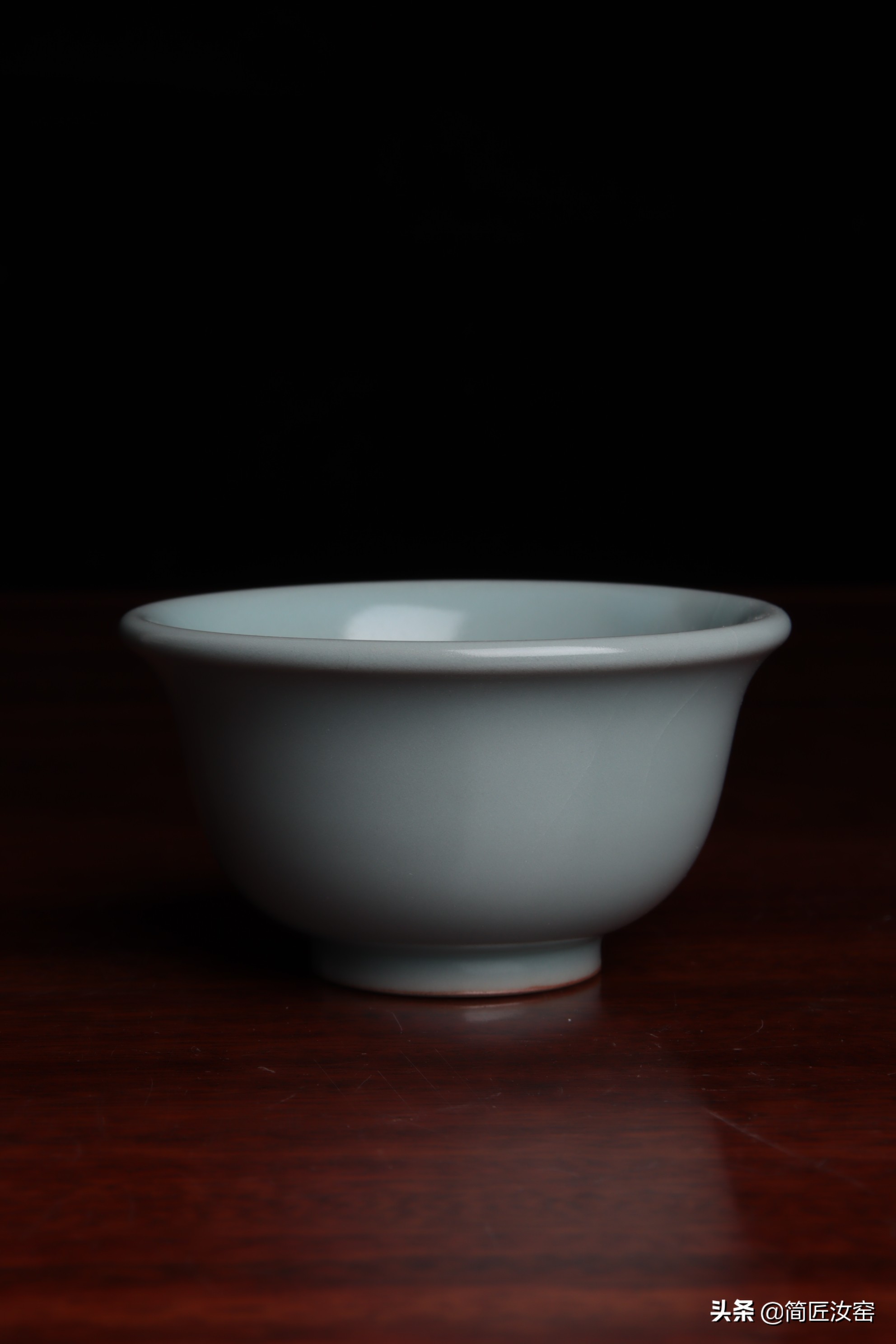 八方杯汝窑和永乐压手杯,简匠汝窑压手杯