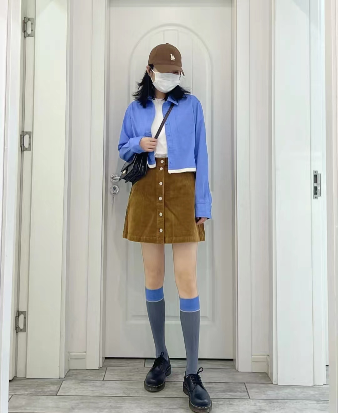 灯芯绒半身裙秋冬怎么搭配,灯芯绒碎花半身裙秋冬