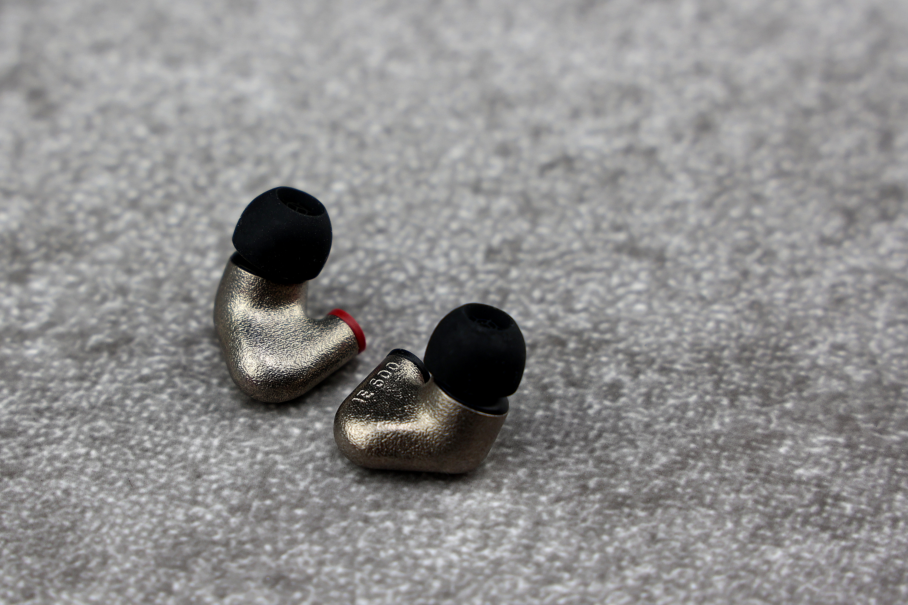 森海塞尔ie900对比森海塞尔hd800s,森海塞尔ie900和IE600对比