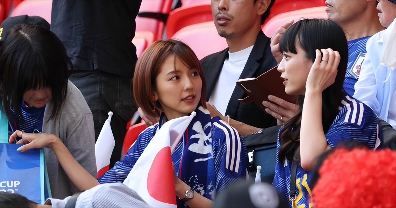世界杯男足高颜值太太团,日本男足太太团亚洲杯