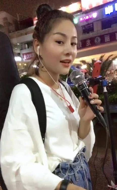 花姐：草根逆袭！一首《狂浪》赚千万，从流浪歌手变成顶级网红