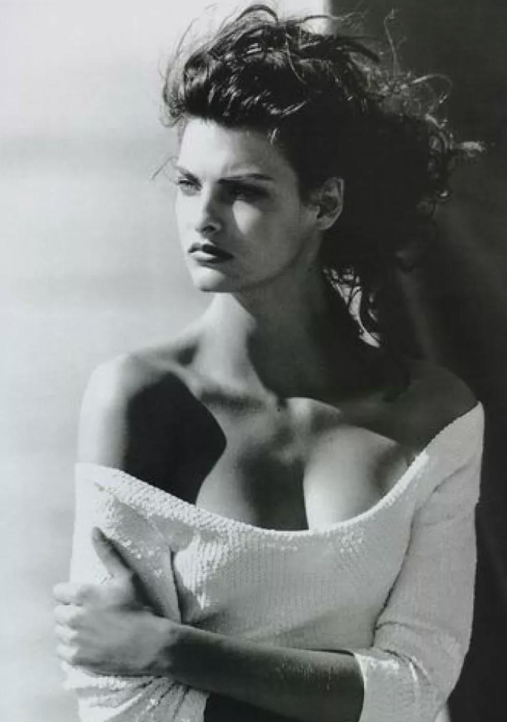 她16岁被逼拍裸照，51岁做医美永久毁容，隐退5年后勇敢发声