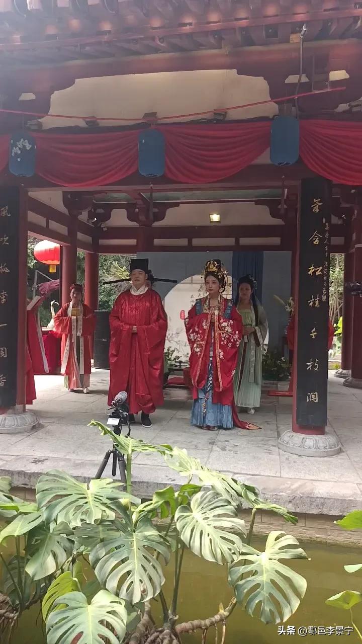 祝福诗人千哲刘强新婚楹联文/李景宁