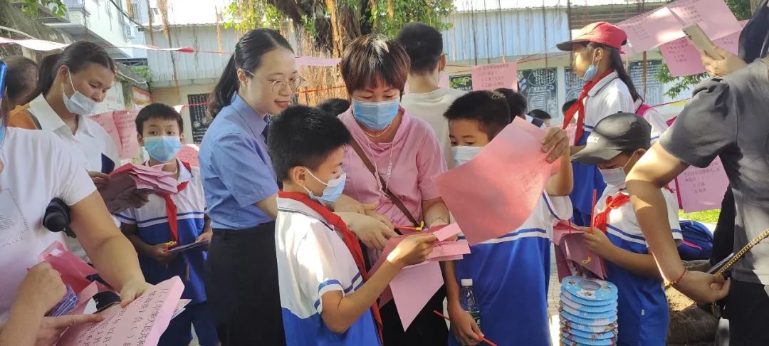 守护女童成长预防性侵教育活动,县检察院向儿童宣讲防性侵知识