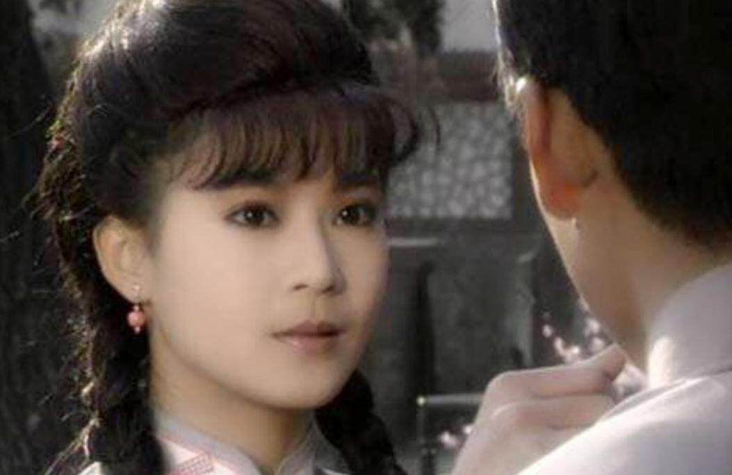 “最美婉君”与丈夫恋爱10年，生一双儿女，今58岁的她怎样了？