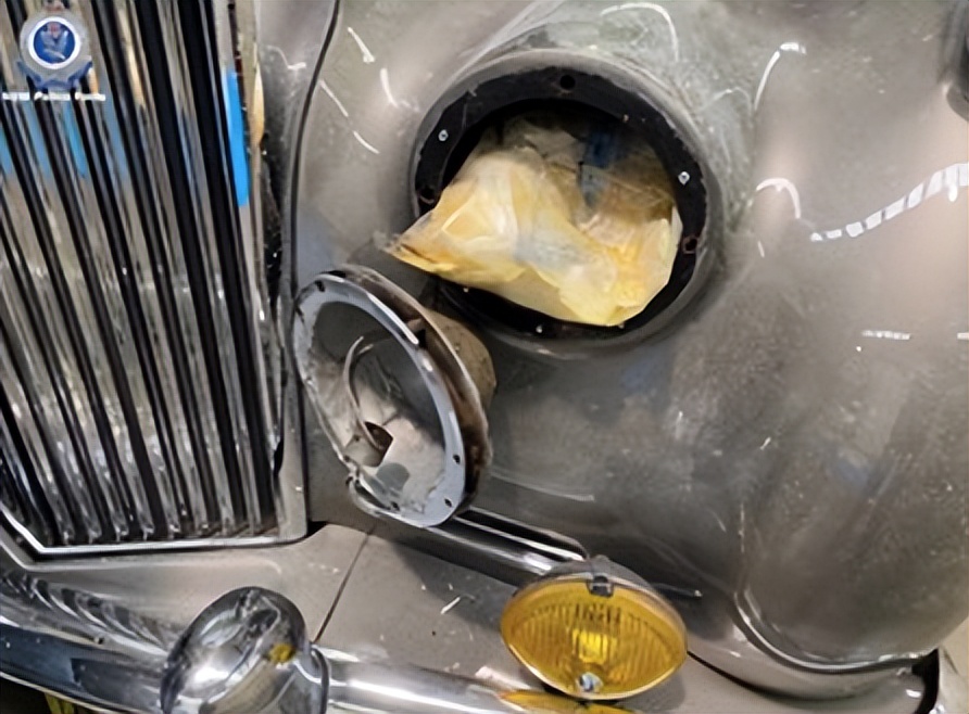 加拿大出口车惊现1.4亿加元*品毒**！竟这样藏在车灯里......