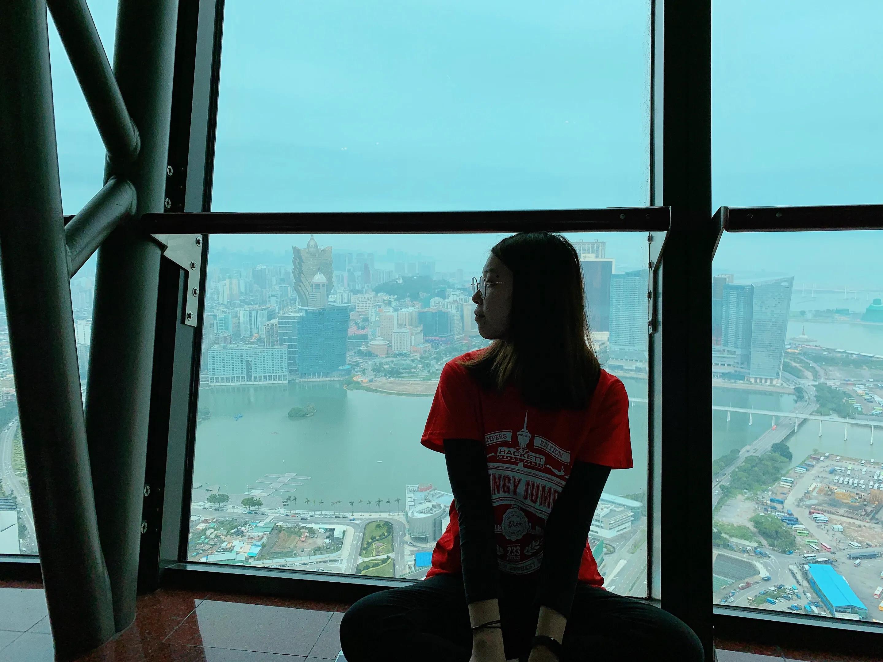 在澳门塔里面看蹦极,在澳门蹦极