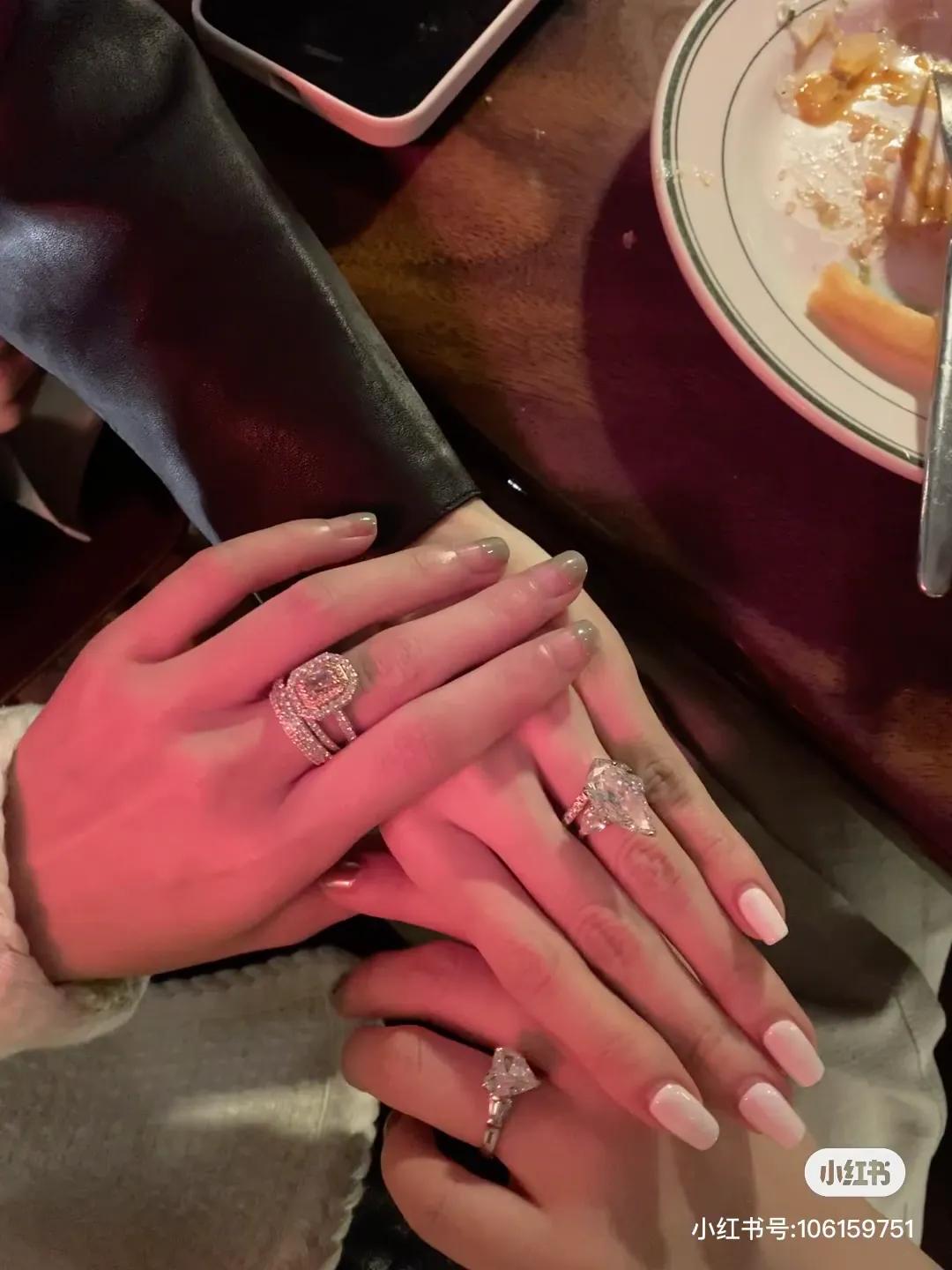 吴千语晒婚戒,欲盖弥彰吴千语美照戒指婚戒笑容