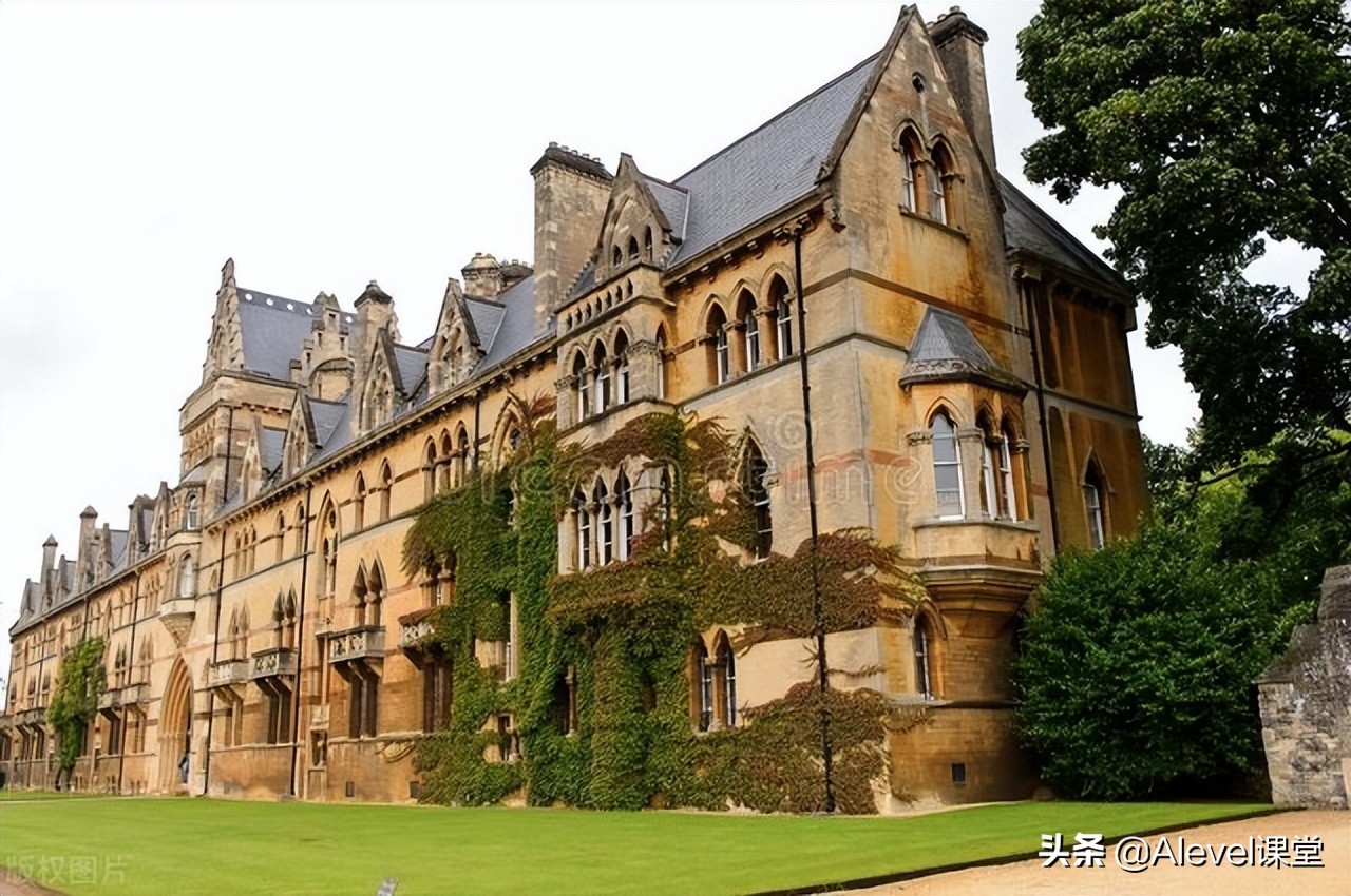 英国留学大学排名及分数线,英国布里斯托大学留学一年费用