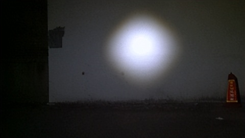 点亮多彩夜晚，让灯光随音而动，纳拓户外12合1雷鸣音乐手电