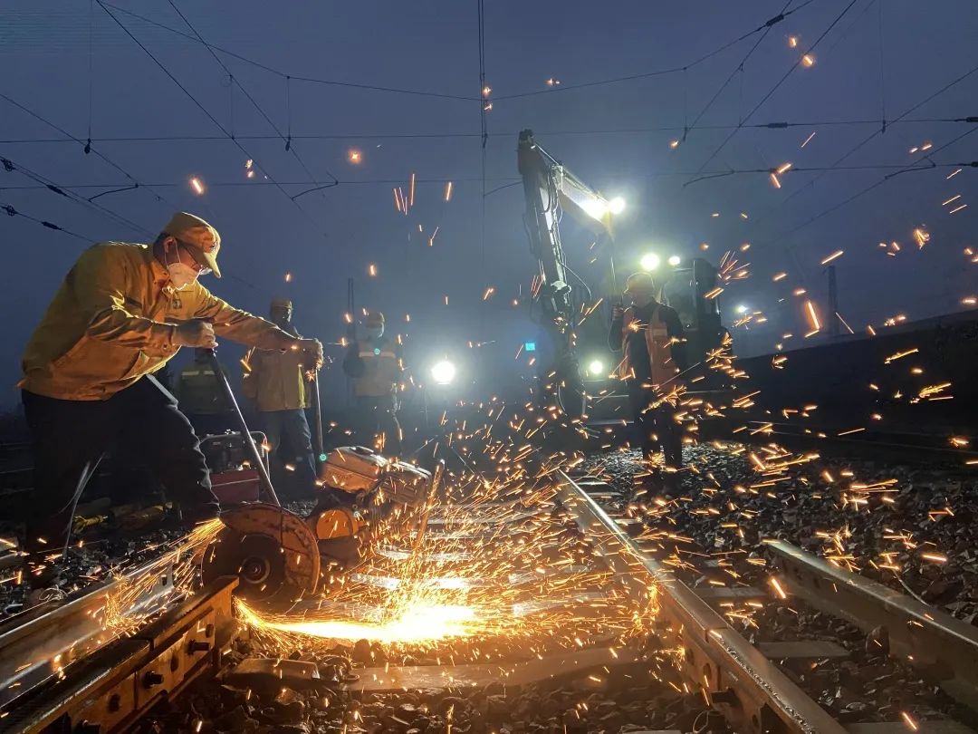 大型烟花燃放表演秀,大型烟花表演震撼美丽