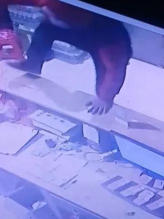 泰国大量女网红纷纷报平安，东南亚太混乱：巴厘岛上侵犯中国游客