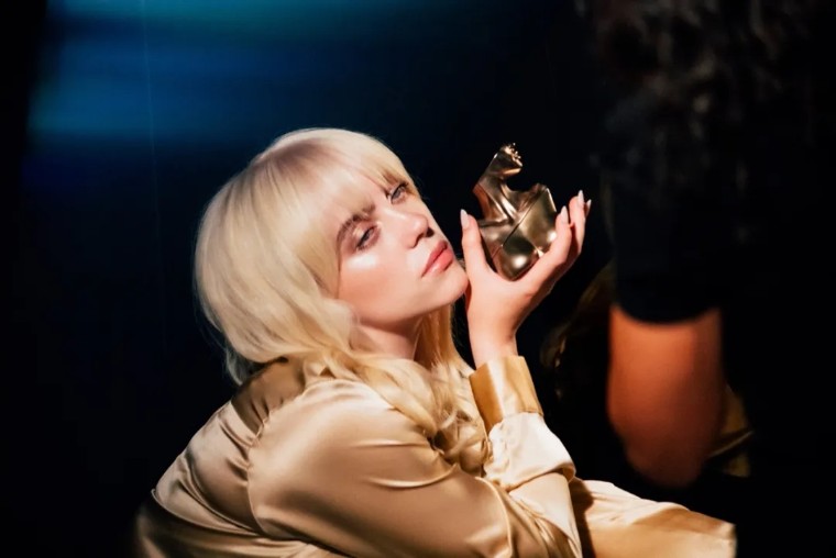 明星卖化妆品成本几块钱,明星卖的化妆品为什么那么便宜