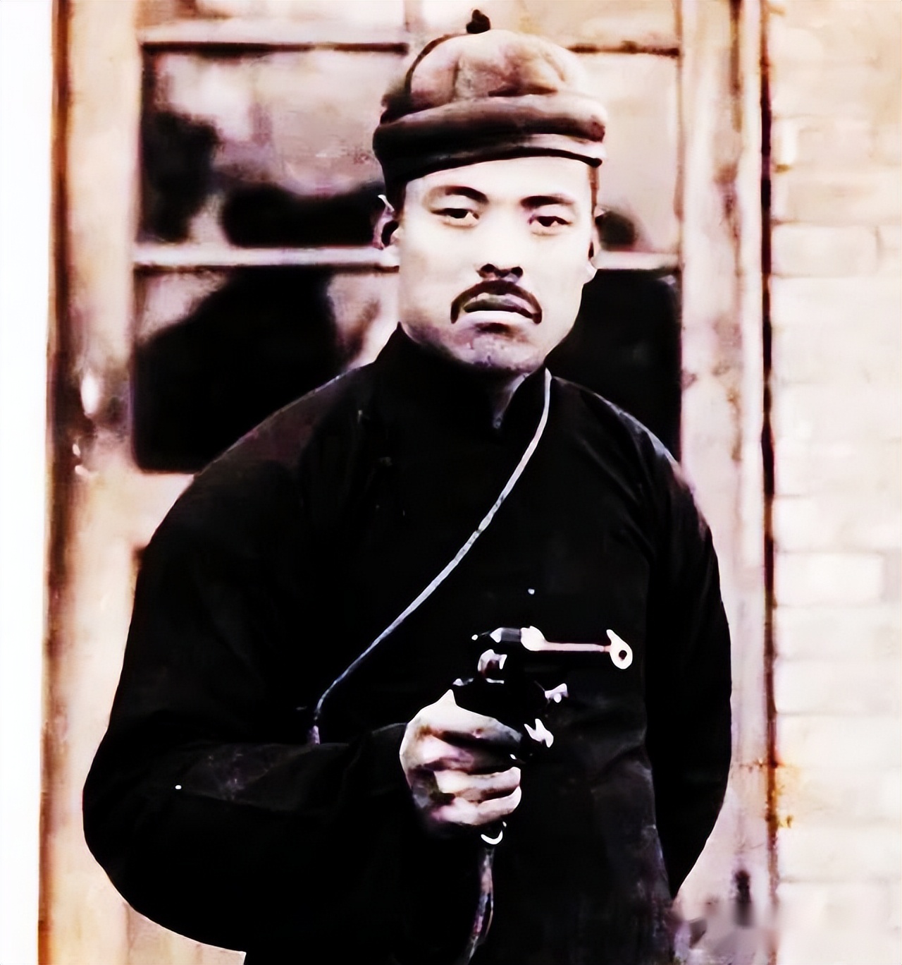 1944年，一支日军伪装成国军闯入湖南山村，5位妇女热情上前劳军