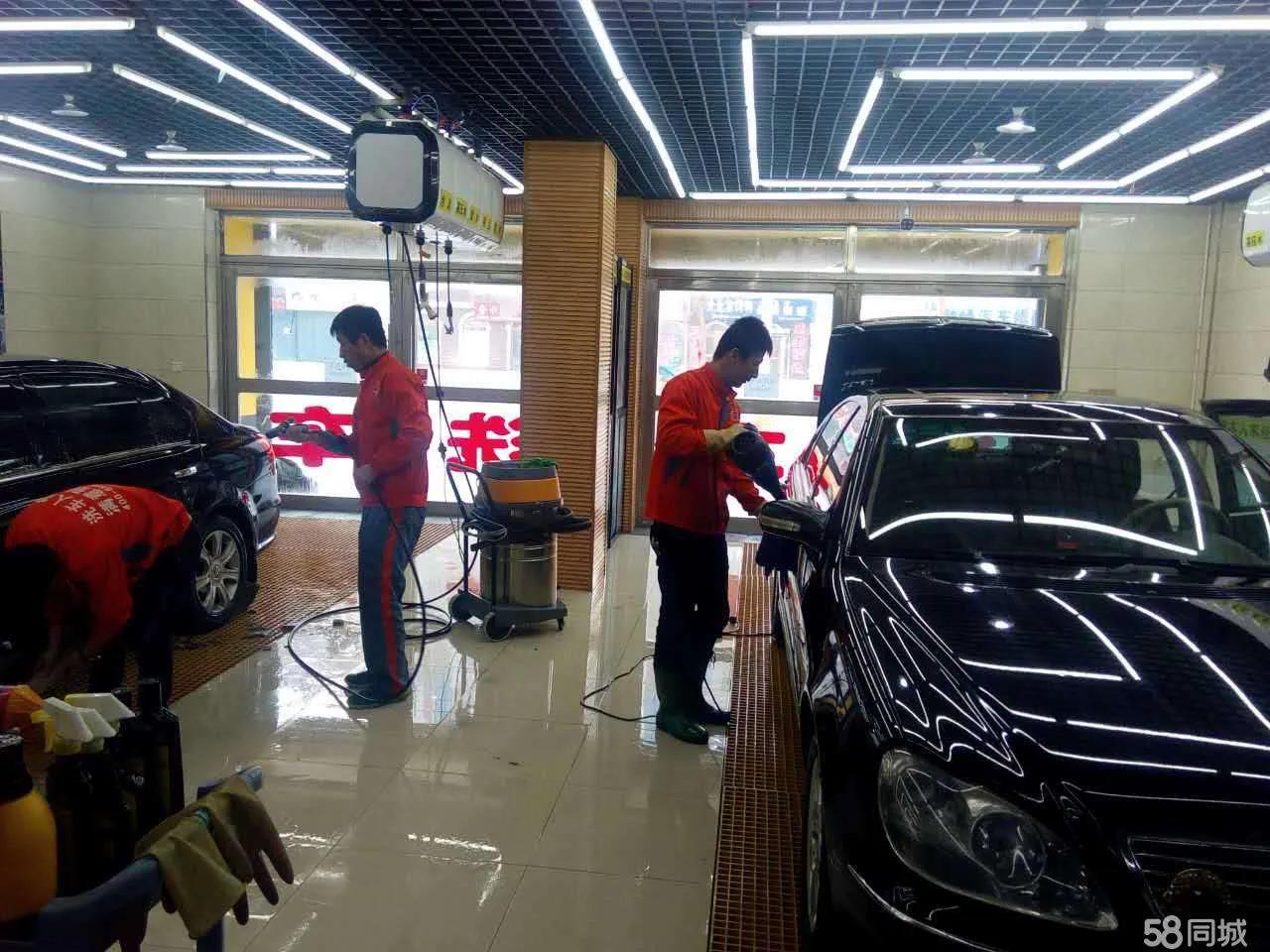 中年失业后，我去做过洗车工，说说我的真实感受:小生意也不好做