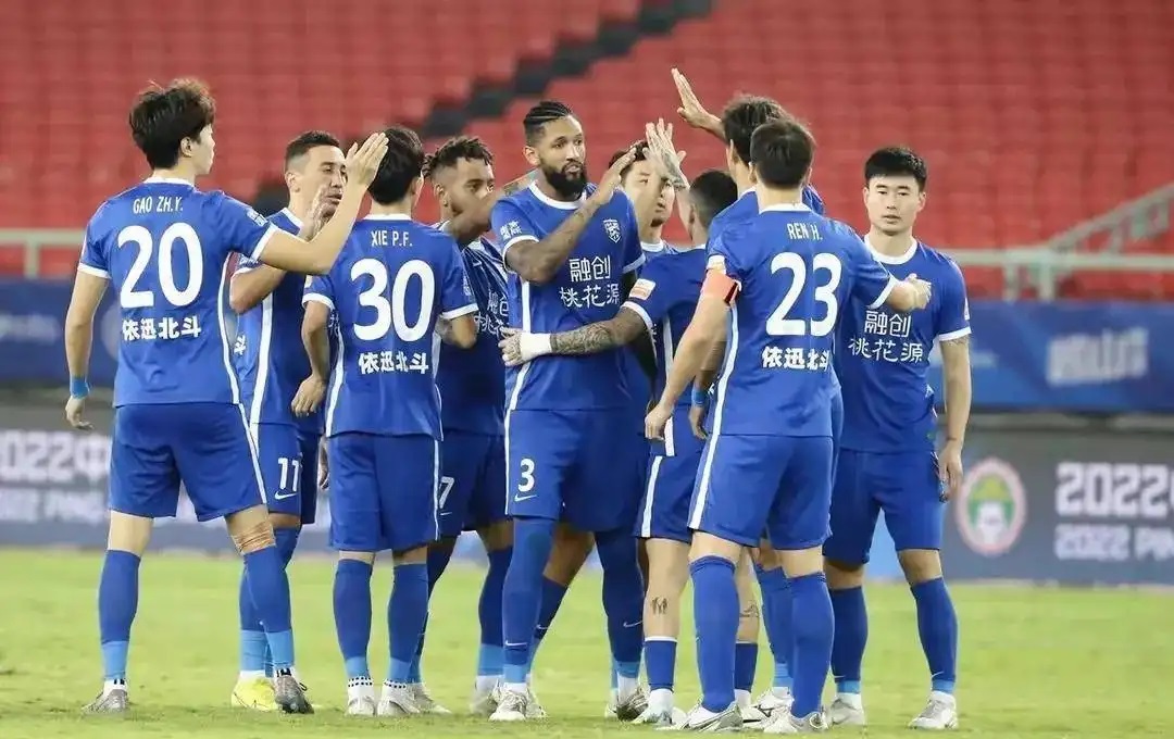足球推荐中超武汉队vs北京国安,中国足球联赛直播国安对武汉三镇