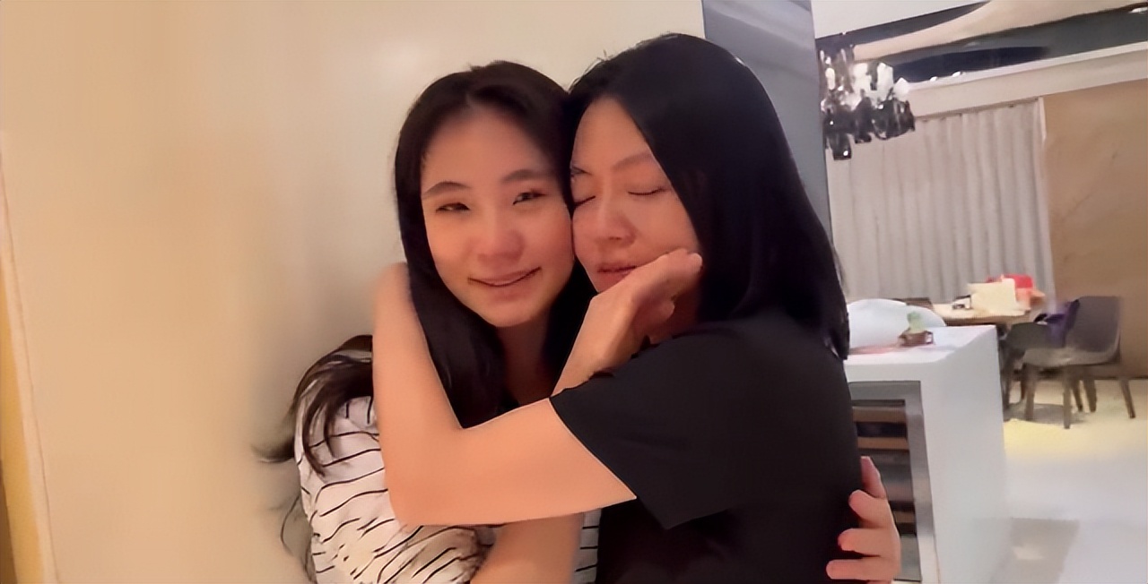 小S卷入汪小菲骂战三天终于发声了，回复网友留言曝真实心声