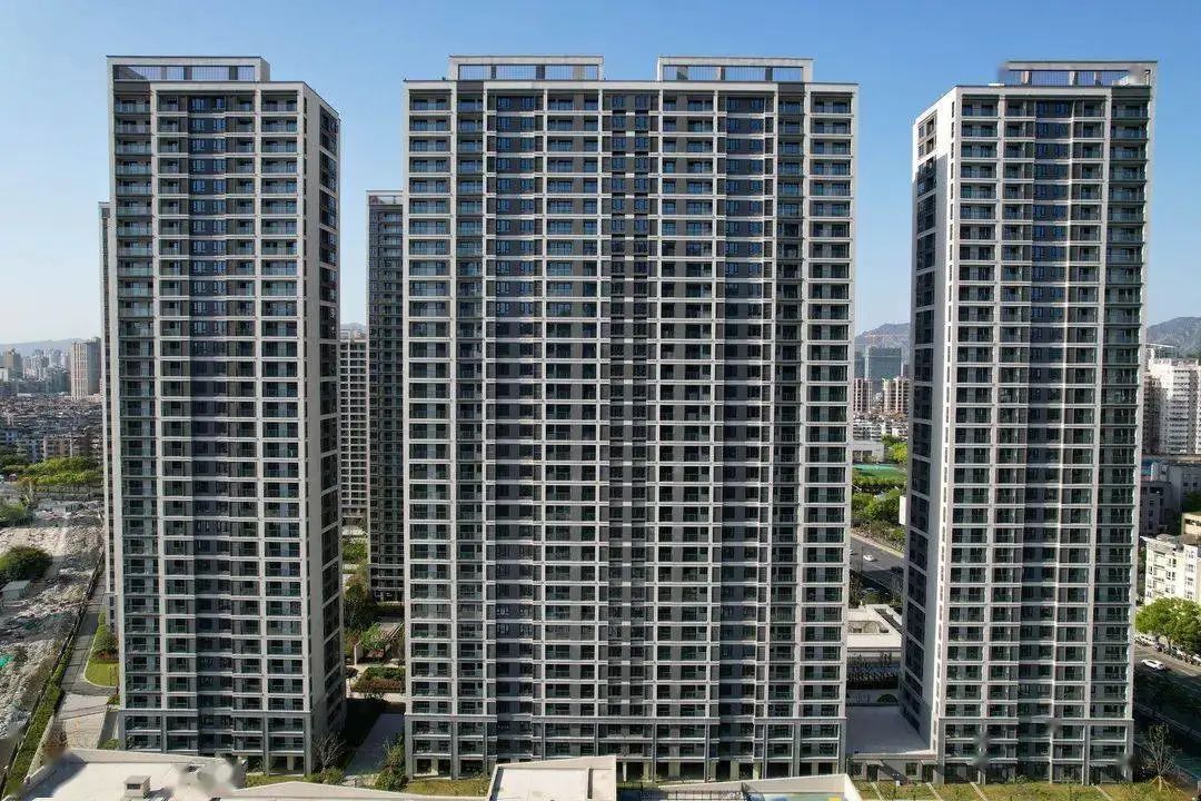 安置房质量秒杀商品房,安置房铝板外立面