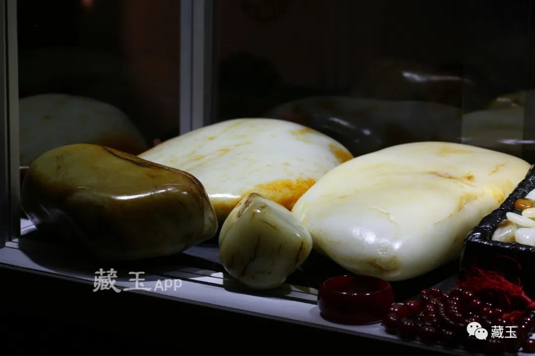 百万和田羊脂玉手镯视频,百万级的玉手镯