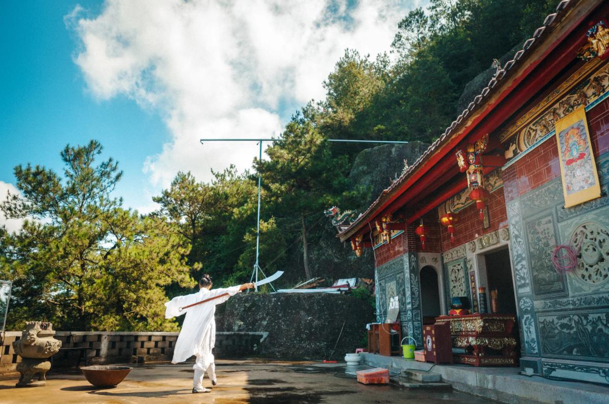 上万人“隐居”终南山，真的是远离世俗？当地村民却直摇头