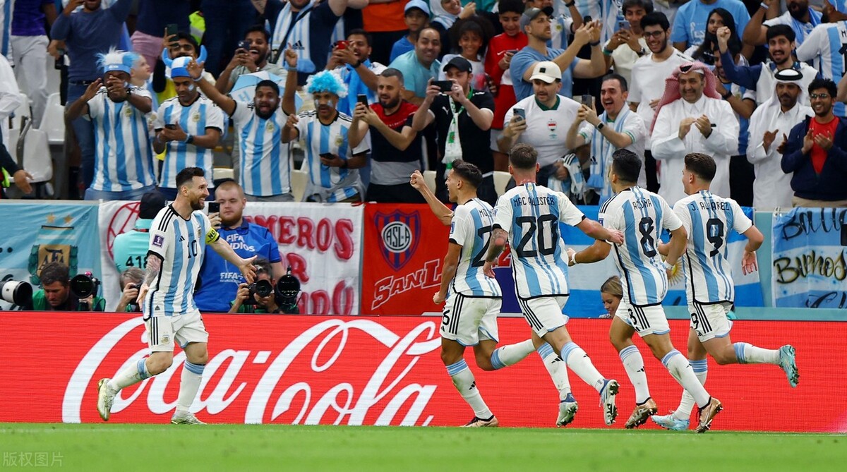 阿根廷主帅坦言，比不上瓜迪奥拉和安切洛蒂，当选年度教练很幸运