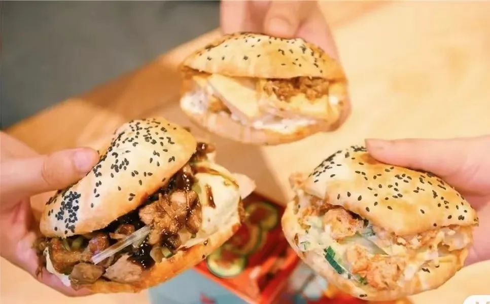 2年开店2000+弯道超车德克士，这家中国公司凭什么做好汉堡生意？